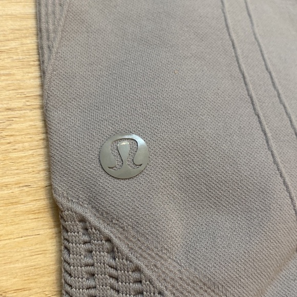 Lululemon | Flow and Go | Cropped‎ Leggings Capris - Picture 12 of 16